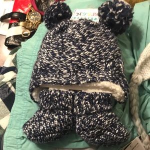 NEW NYGB Chunky Knit Hat and Booties